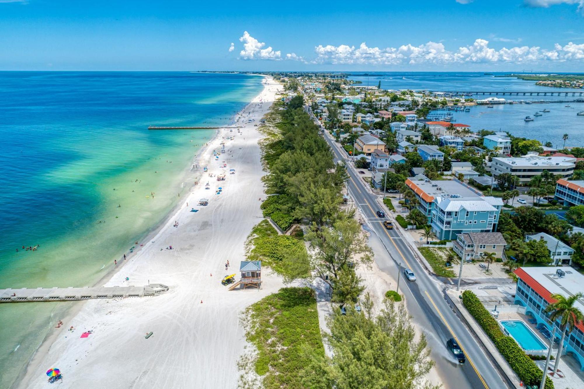 Anna Maria Island Runaway Tropical Dream-One Minute Walk To The Beach-Heated Pool Bradenton Beach Dış mekan fotoğraf