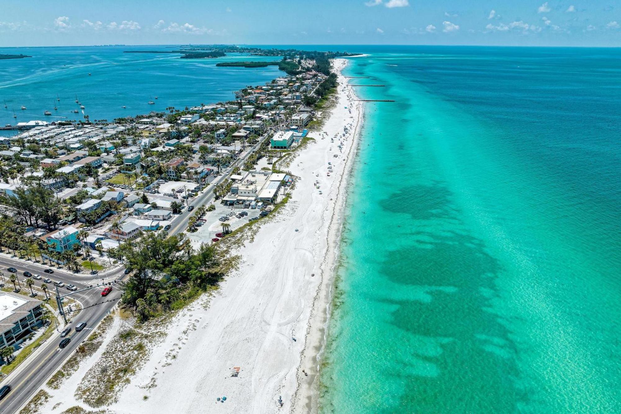 Anna Maria Island Runaway Tropical Dream-One Minute Walk To The Beach-Heated Pool Bradenton Beach Dış mekan fotoğraf