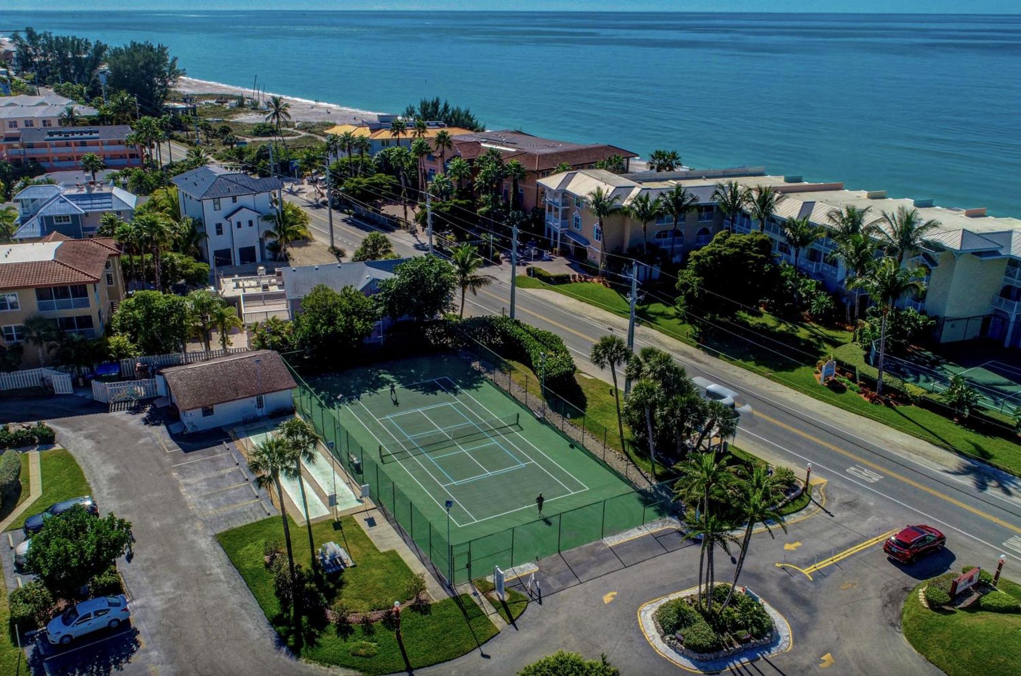 Anna Maria Island Runaway Tropical Dream-One Minute Walk To The Beach-Heated Pool Bradenton Beach Dış mekan fotoğraf