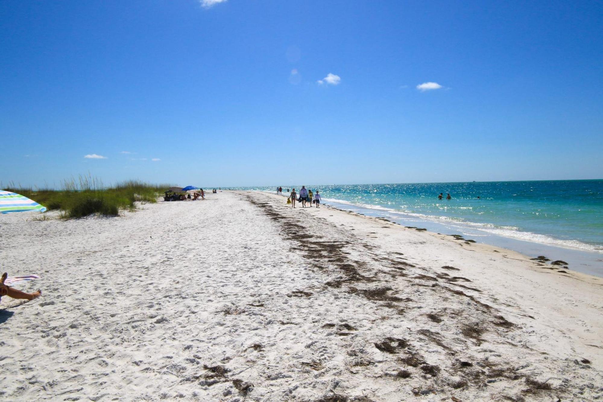 Anna Maria Island Runaway Tropical Dream-One Minute Walk To The Beach-Heated Pool Bradenton Beach Dış mekan fotoğraf