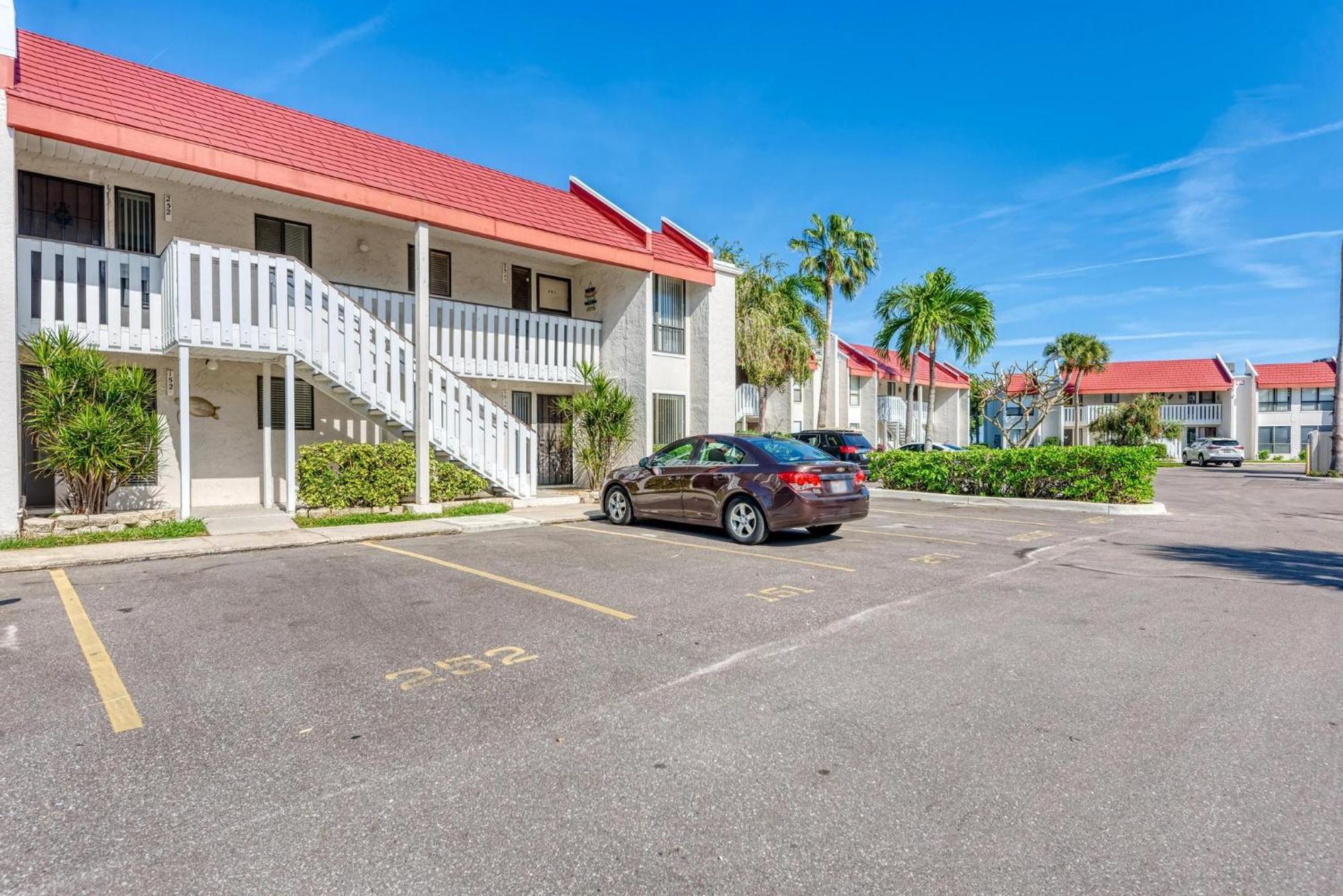 Anna Maria Island Runaway Tropical Dream-One Minute Walk To The Beach-Heated Pool Bradenton Beach Dış mekan fotoğraf