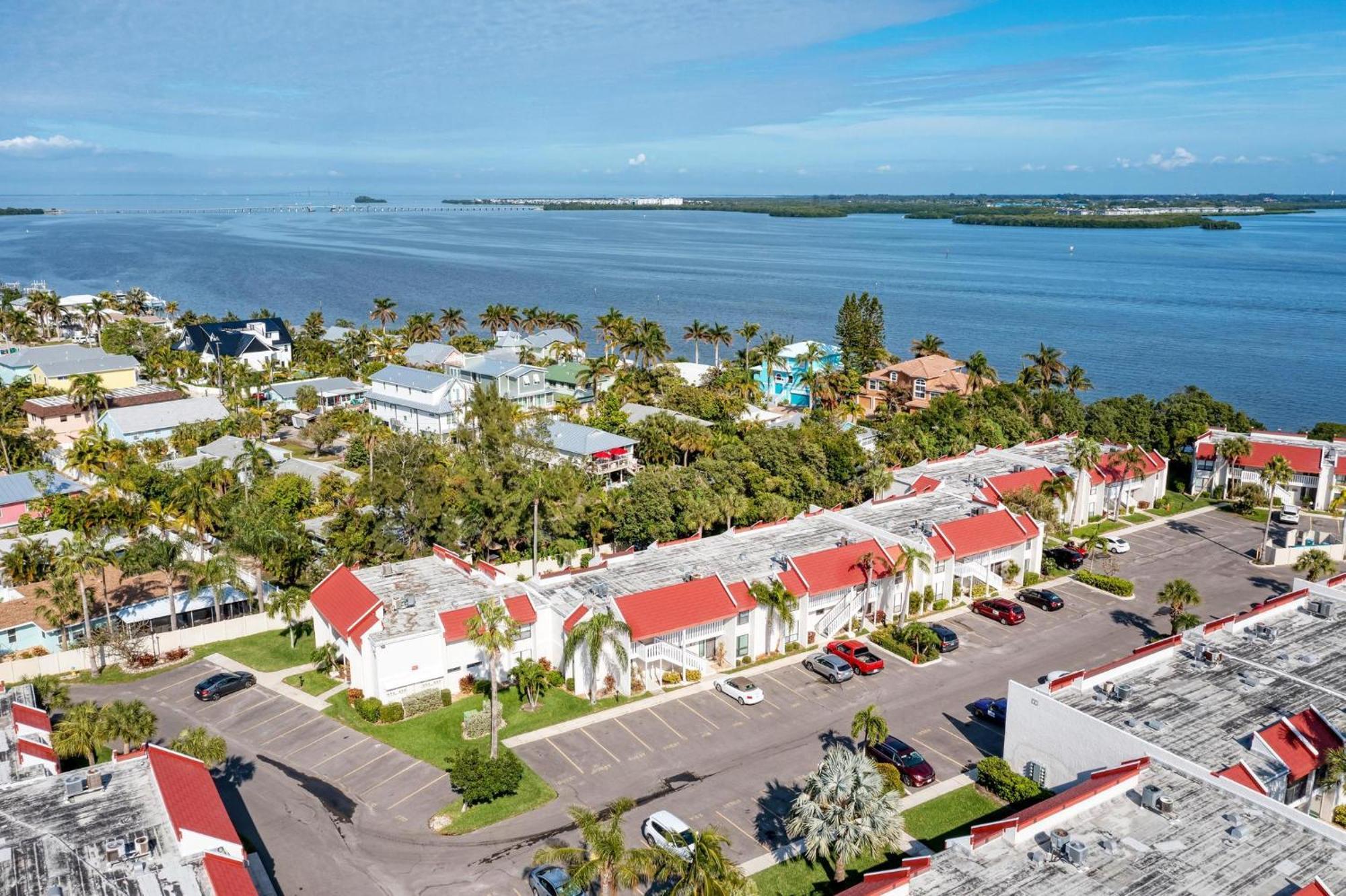 Anna Maria Island Runaway Tropical Dream-One Minute Walk To The Beach-Heated Pool Bradenton Beach Dış mekan fotoğraf